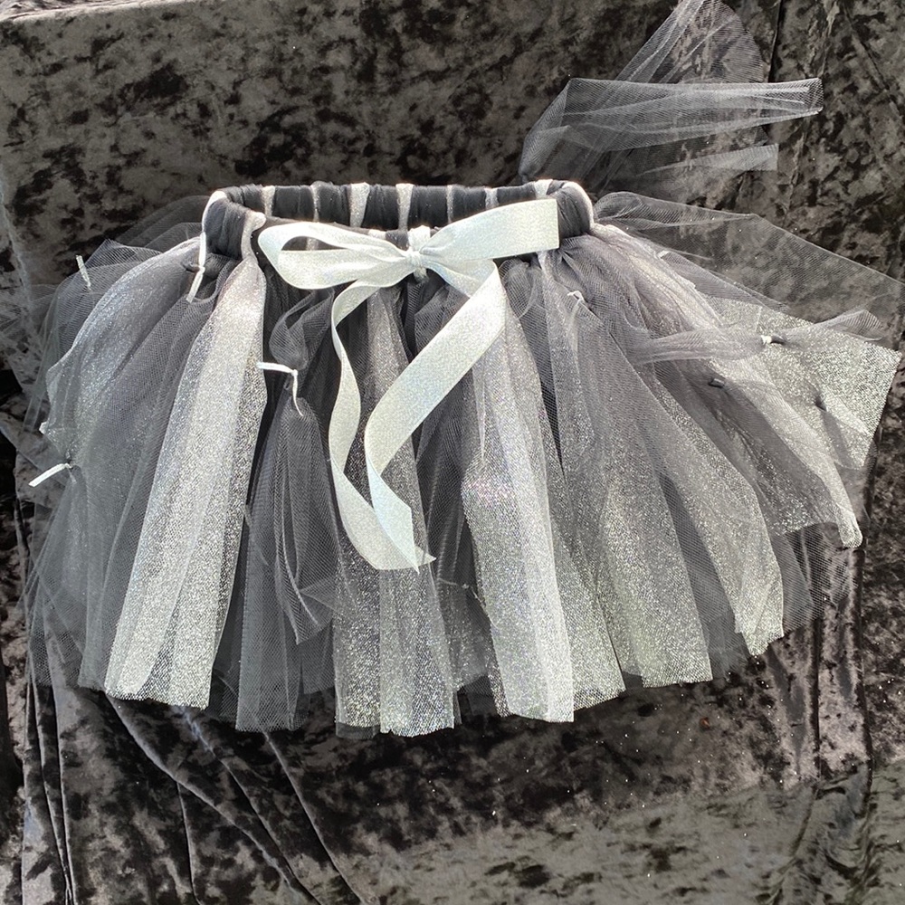 Girls tulle tu tu, size Girl S.  Never worn.